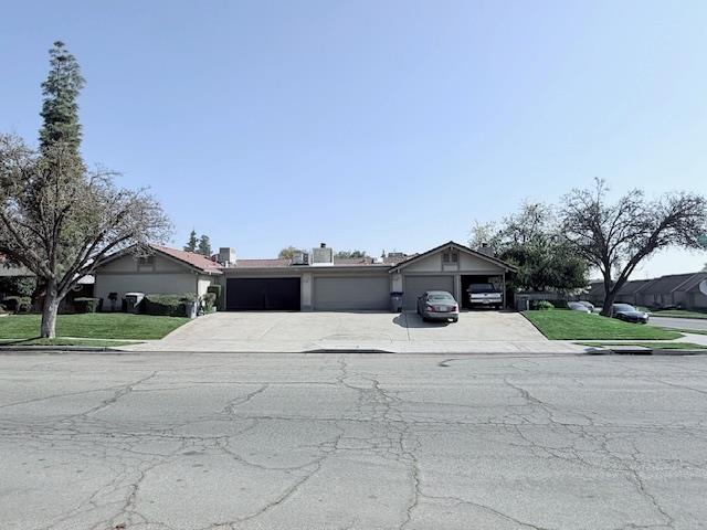 284 W Lexington Avenue, Fresno, CA, 93711