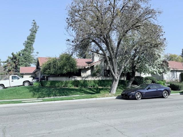 284 W Lexington Avenue, Fresno, CA, 93711