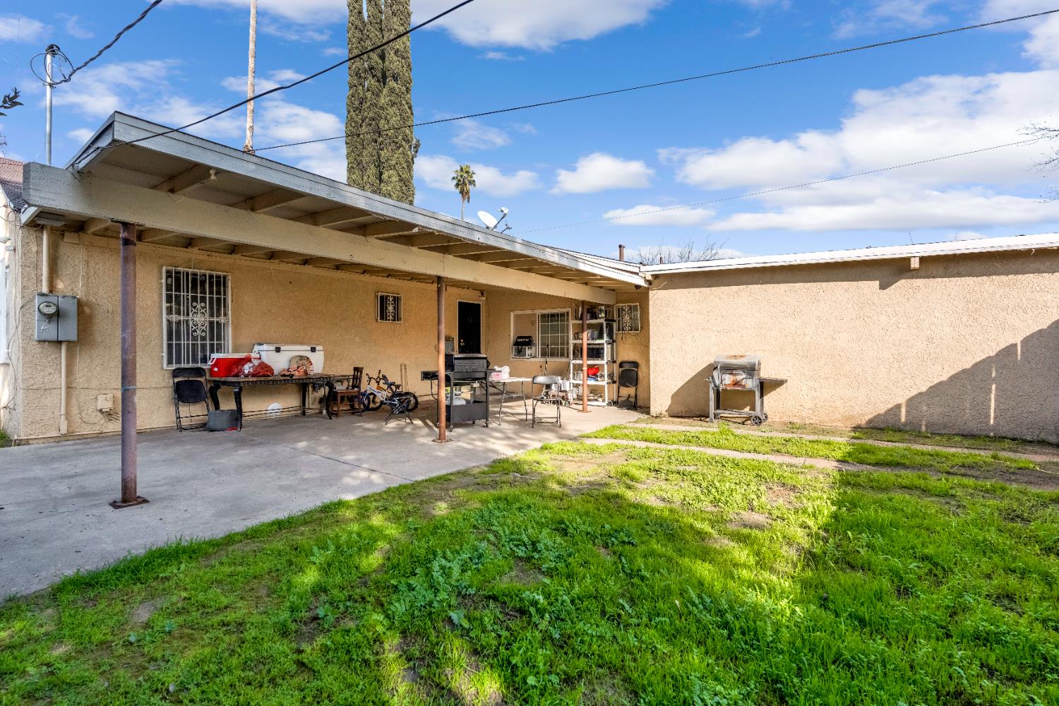 4136 E Madison Avenue, Fresno, CA, 93702