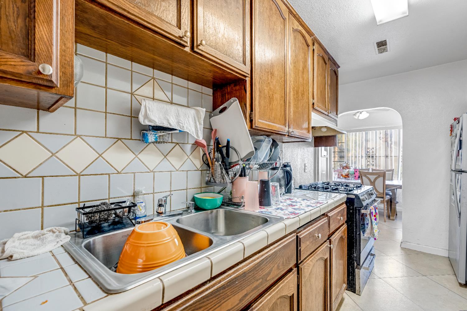 4136 E Madison Avenue, Fresno, CA, 93702