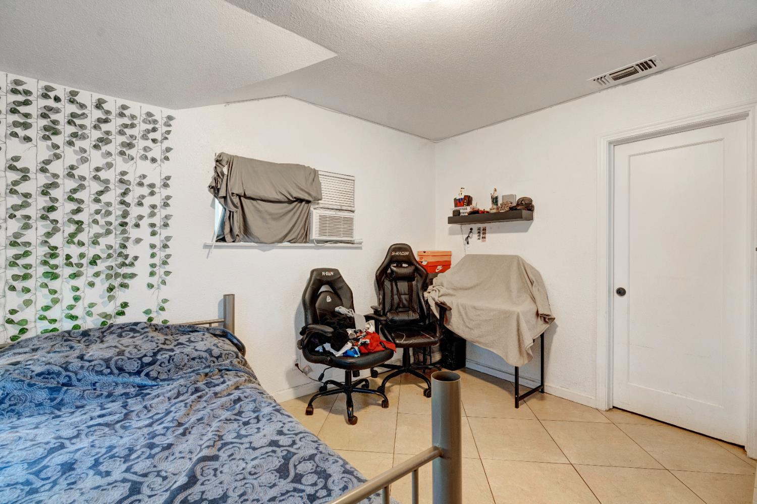 4136 E Madison Avenue, Fresno, CA, 93702