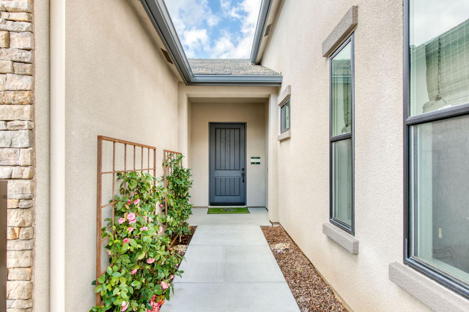 Single Family in Fresno - photo 2