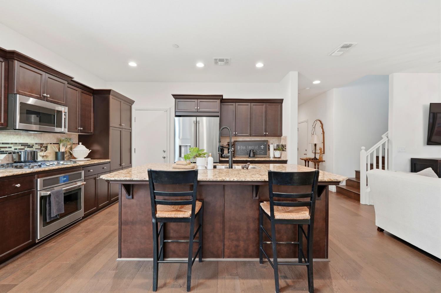 1521 N Encoure Way, Clovis, CA, 93619