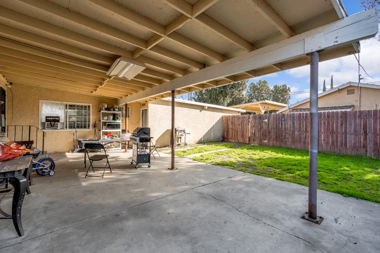 4136 E Madison Avenue, Fresno, CA, 93702