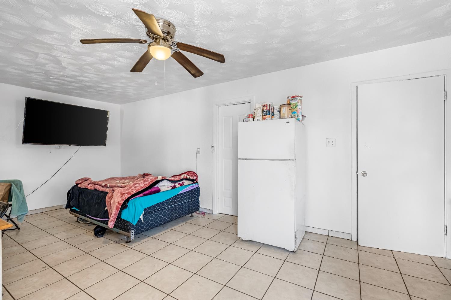 4136 E Madison Avenue, Fresno, CA, 93702