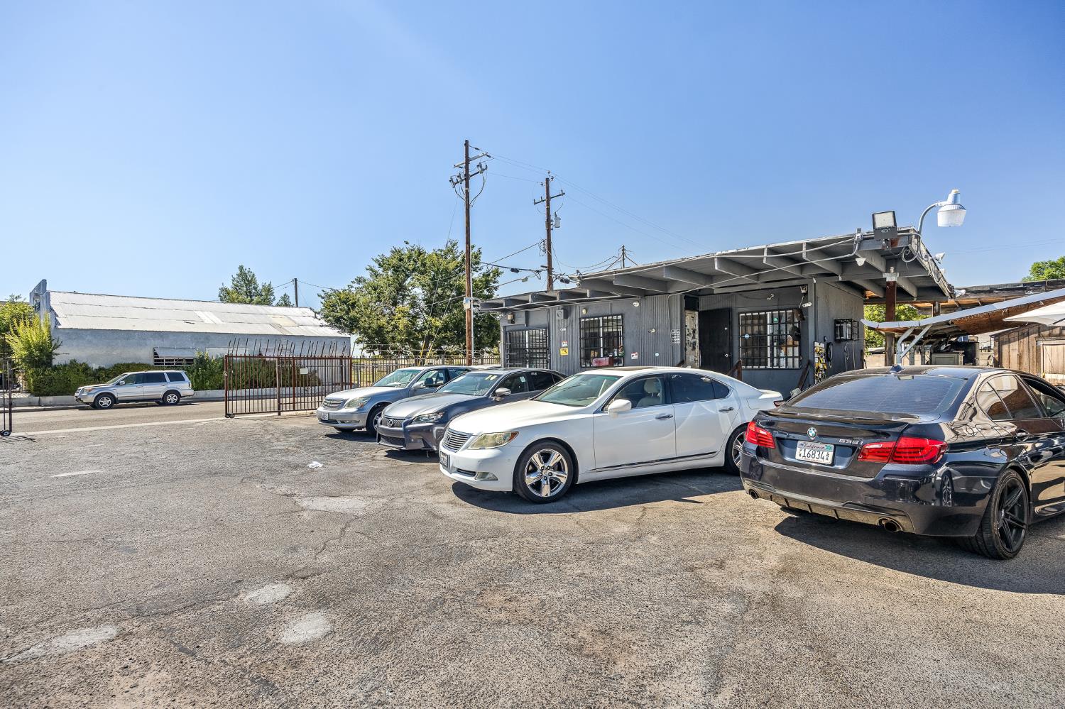 4505 E Belmont Avenue, Fresno, CA, 93702