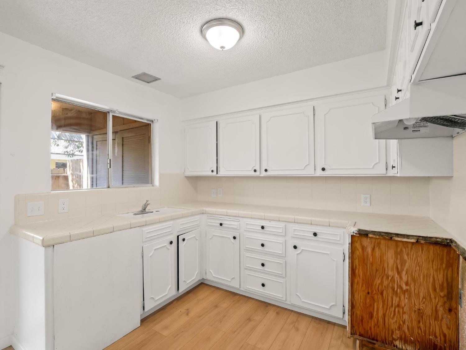 3725 N Fruit Avenue UNIT&nbsp;B, Fresno, CA, 93705