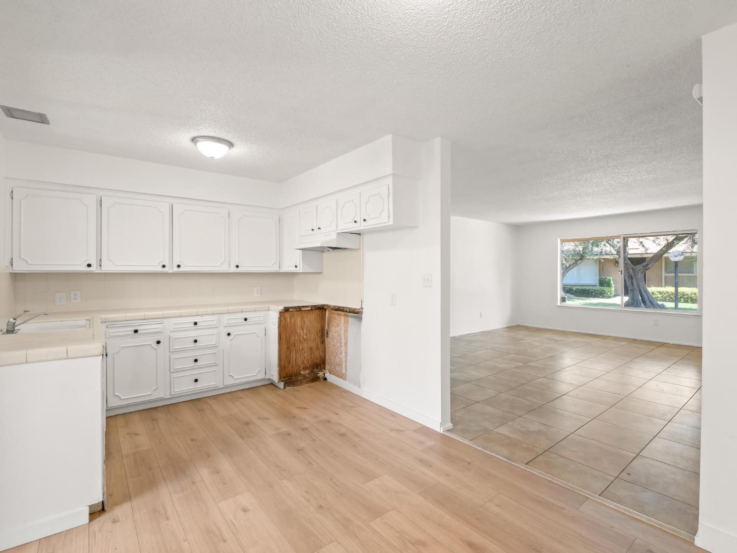 3725 N Fruit Avenue UNIT&nbsp;B, Fresno, CA, 93705