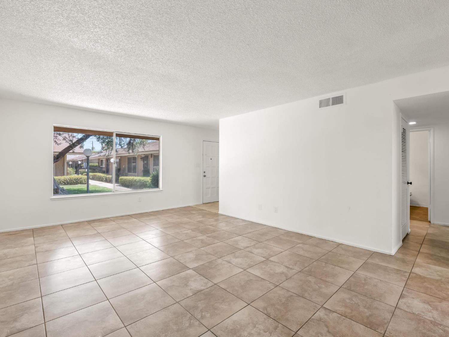 3725 N Fruit Avenue UNIT&nbsp;B, Fresno, CA, 93705