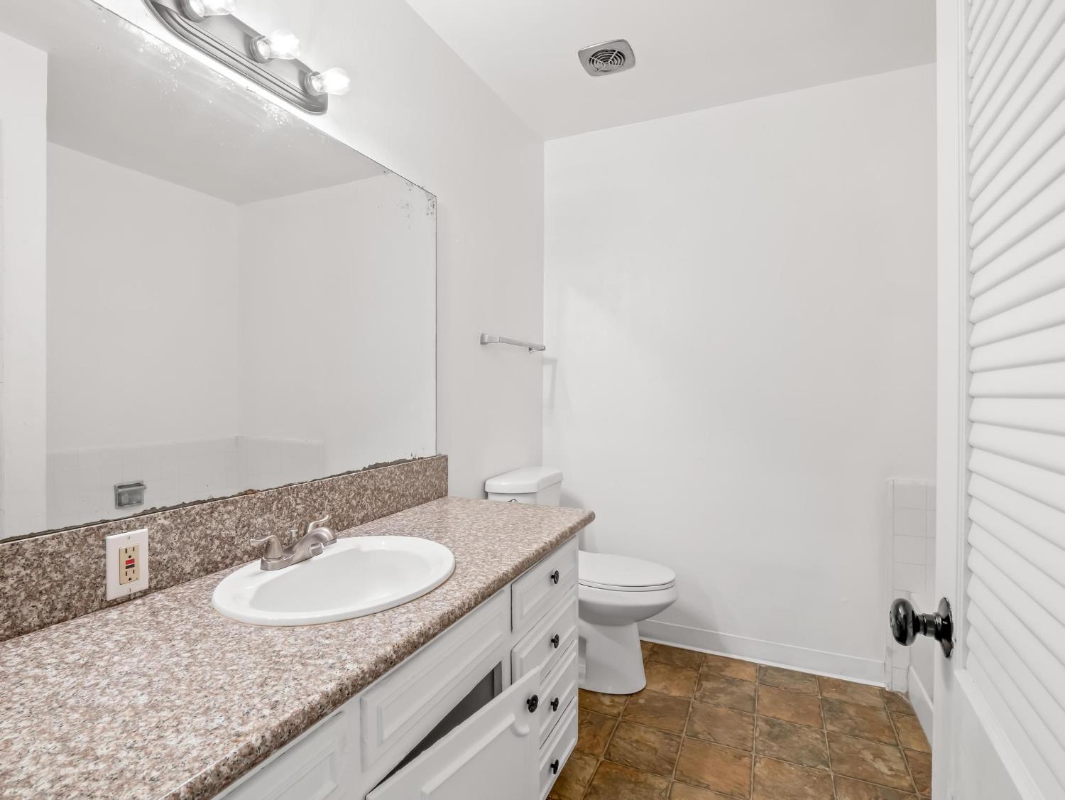 3725 N Fruit Avenue UNIT&nbsp;B, Fresno, CA, 93705