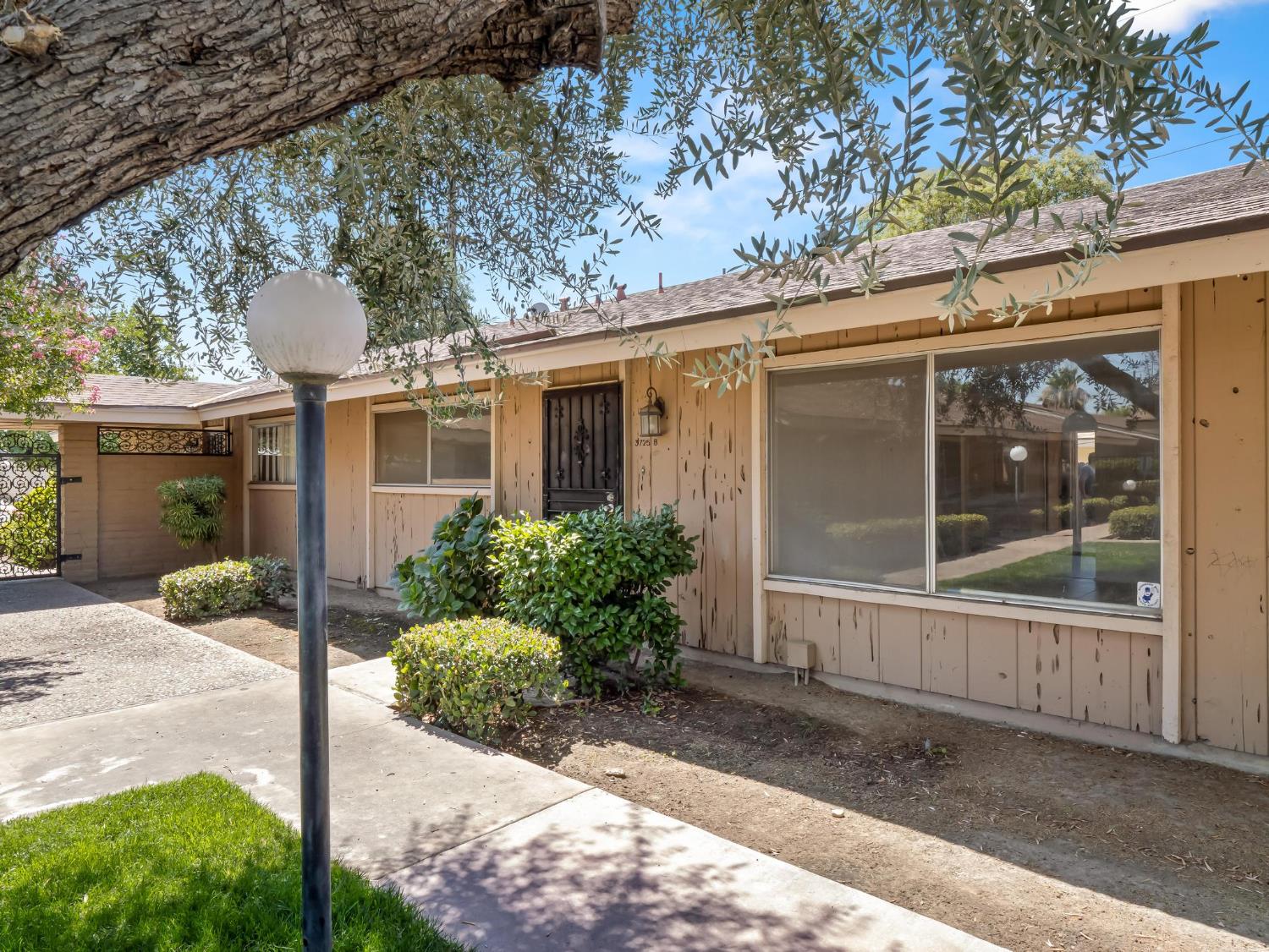 3725 N Fruit Avenue UNIT&nbsp;B, Fresno, CA, 93705
