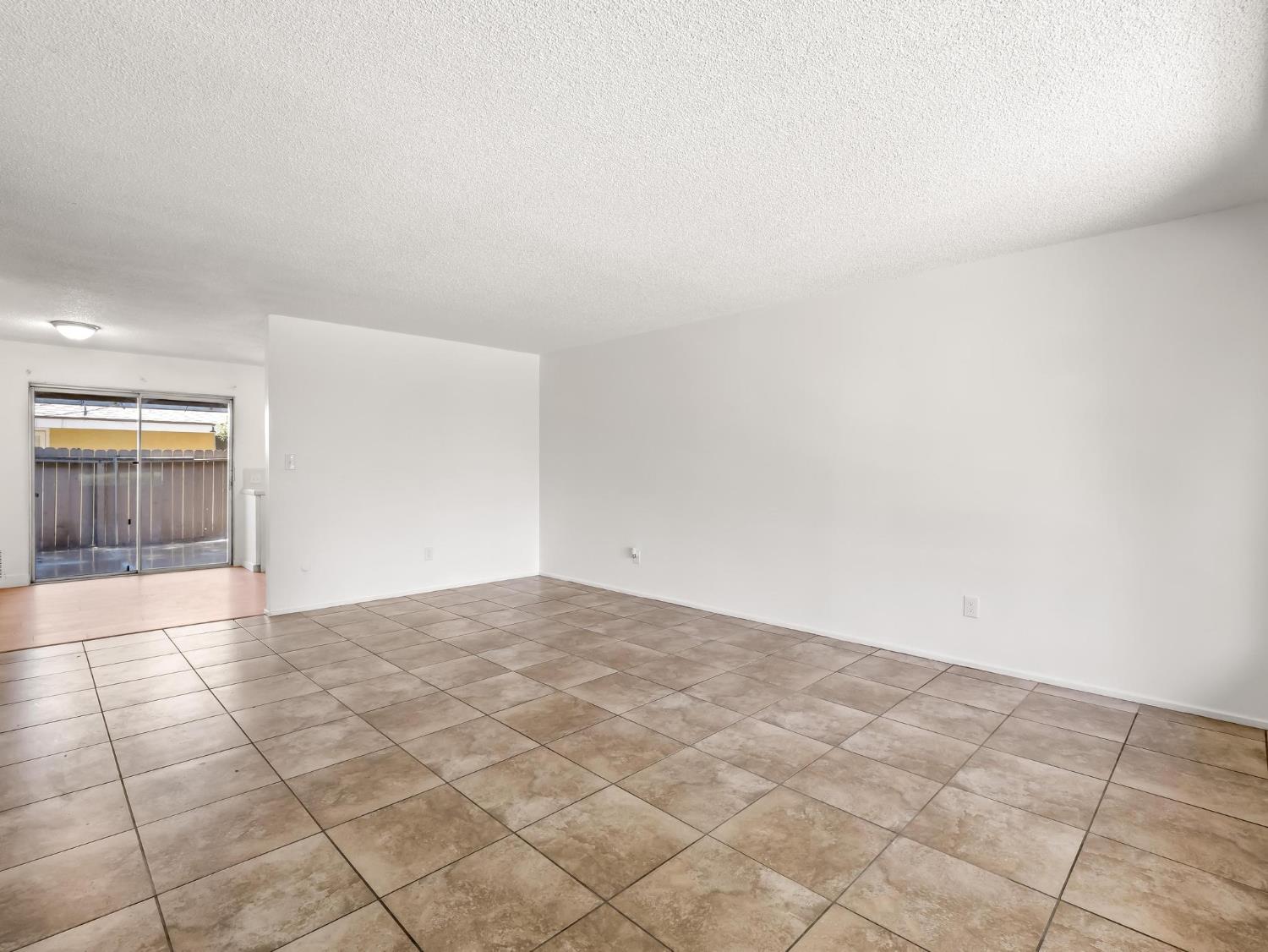 3725 N Fruit Avenue UNIT&nbsp;B, Fresno, CA, 93705