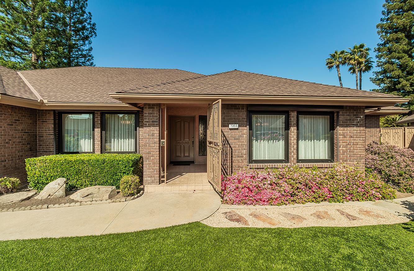 Single Family in Fresno - photo 2