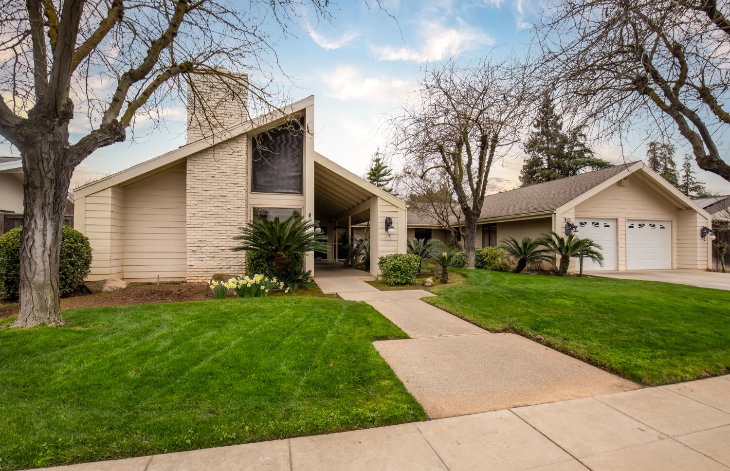Single Family in Fresno - photo 2