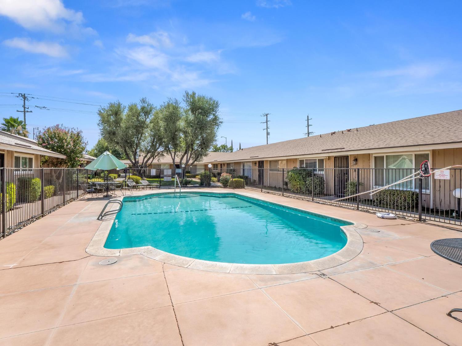 3725 N Fruit Avenue UNIT&nbsp;B, Fresno, CA, 93705