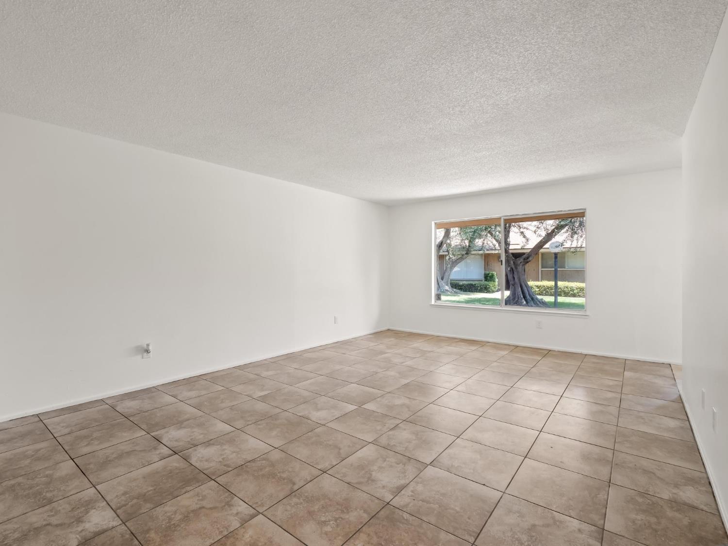 3725 N Fruit Avenue UNIT&nbsp;B, Fresno, CA, 93705