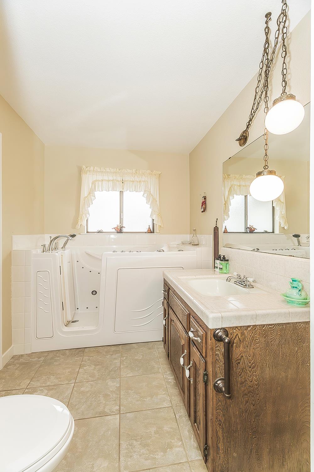 10562 Millerton Road, Clovis, CA, 93619