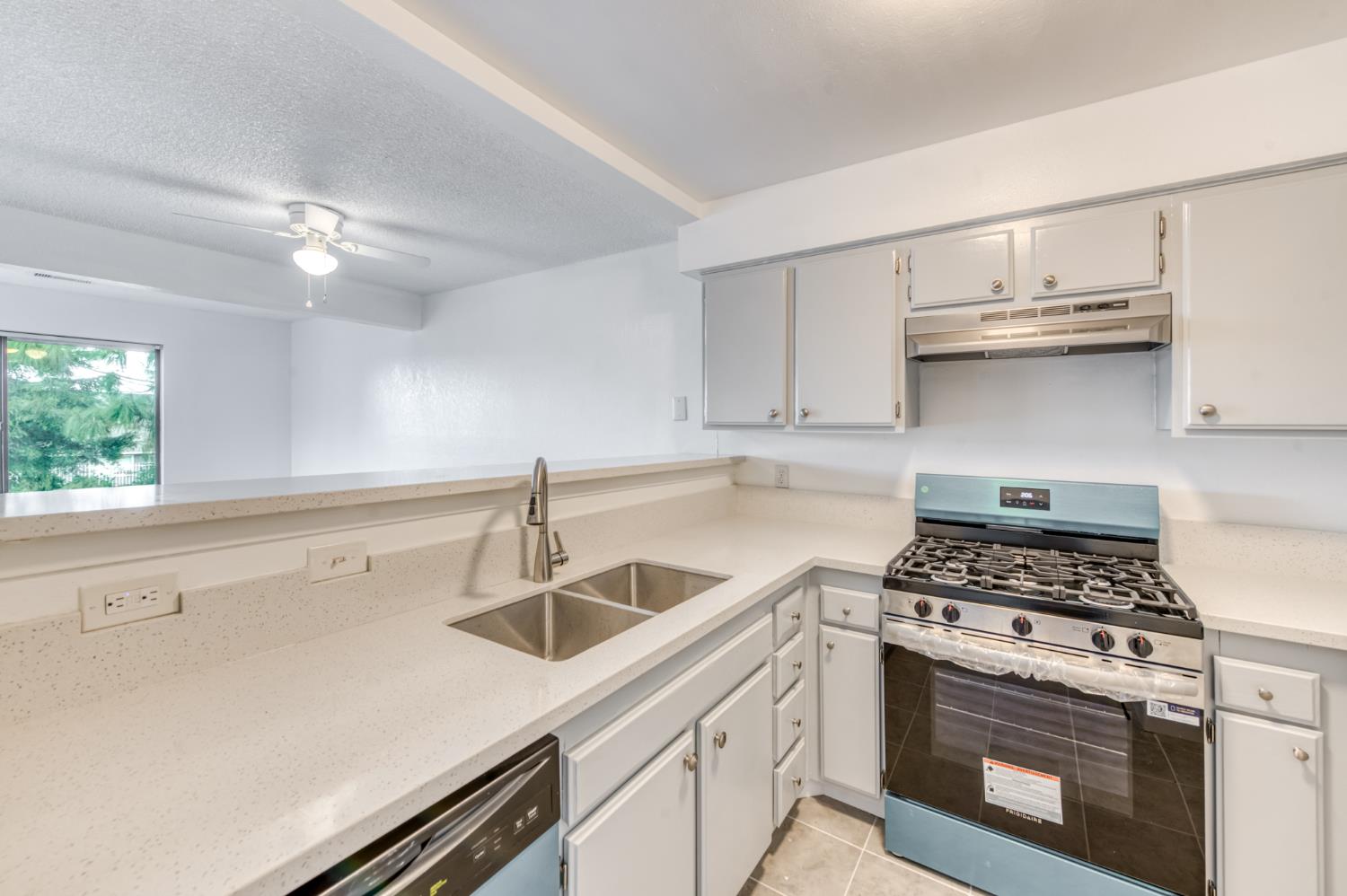 4860 E Lane Avenue UNIT&nbsp;230, Fresno, CA, 93727