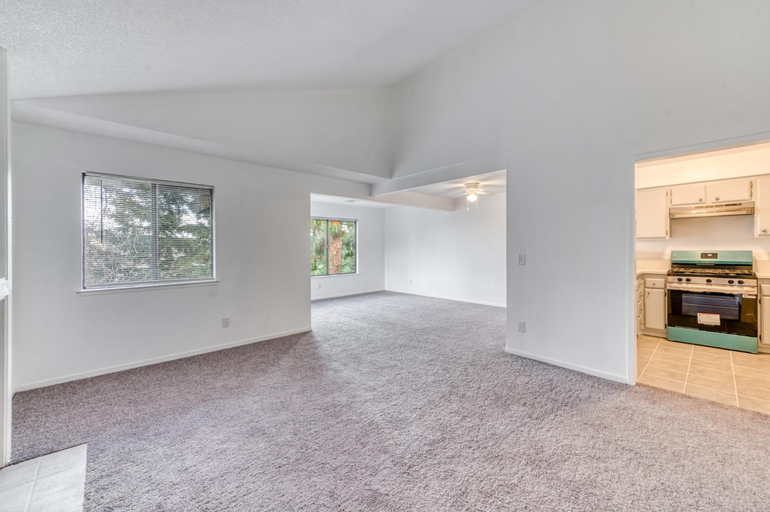 4860 E Lane Avenue UNIT&nbsp;230, Fresno, CA, 93727