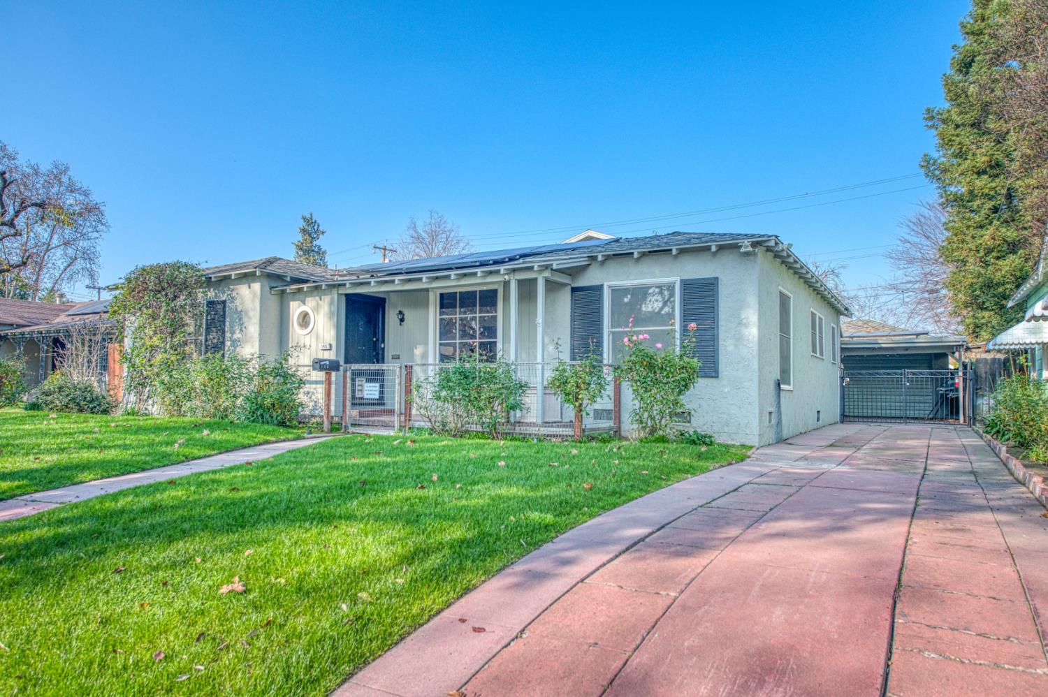 Single Family in Fresno - photo 2