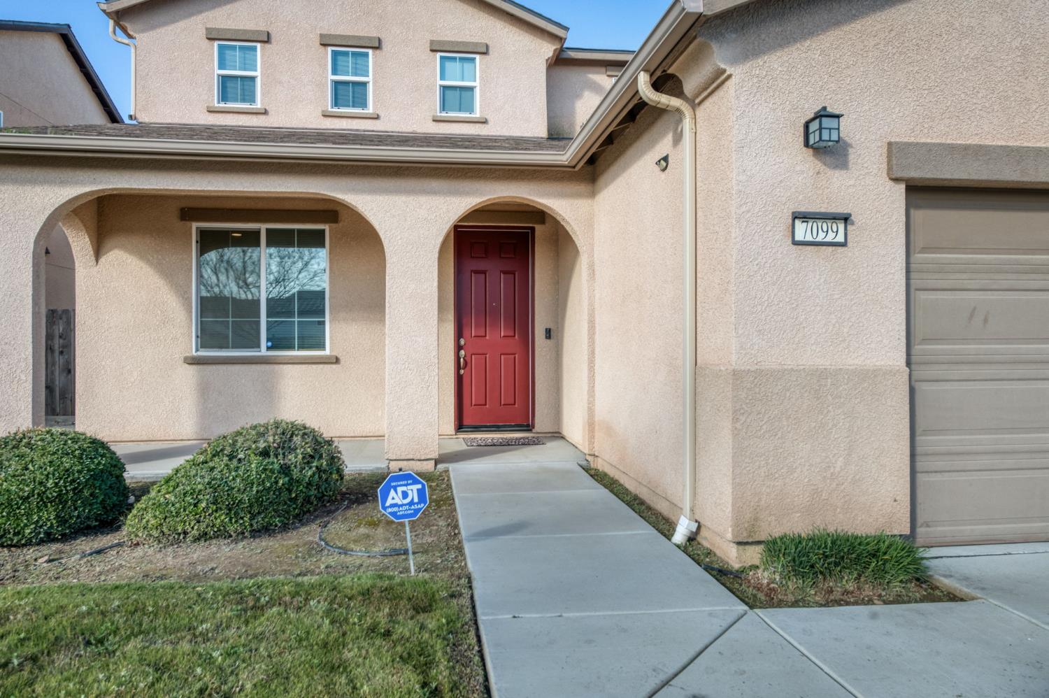 Single Family in Fresno - photo 2