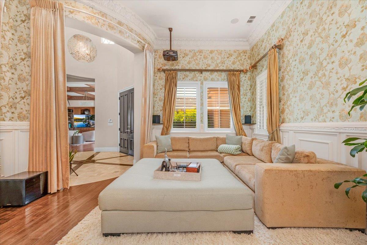 11350 N Glencastle Way, Fresno, CA, 93730