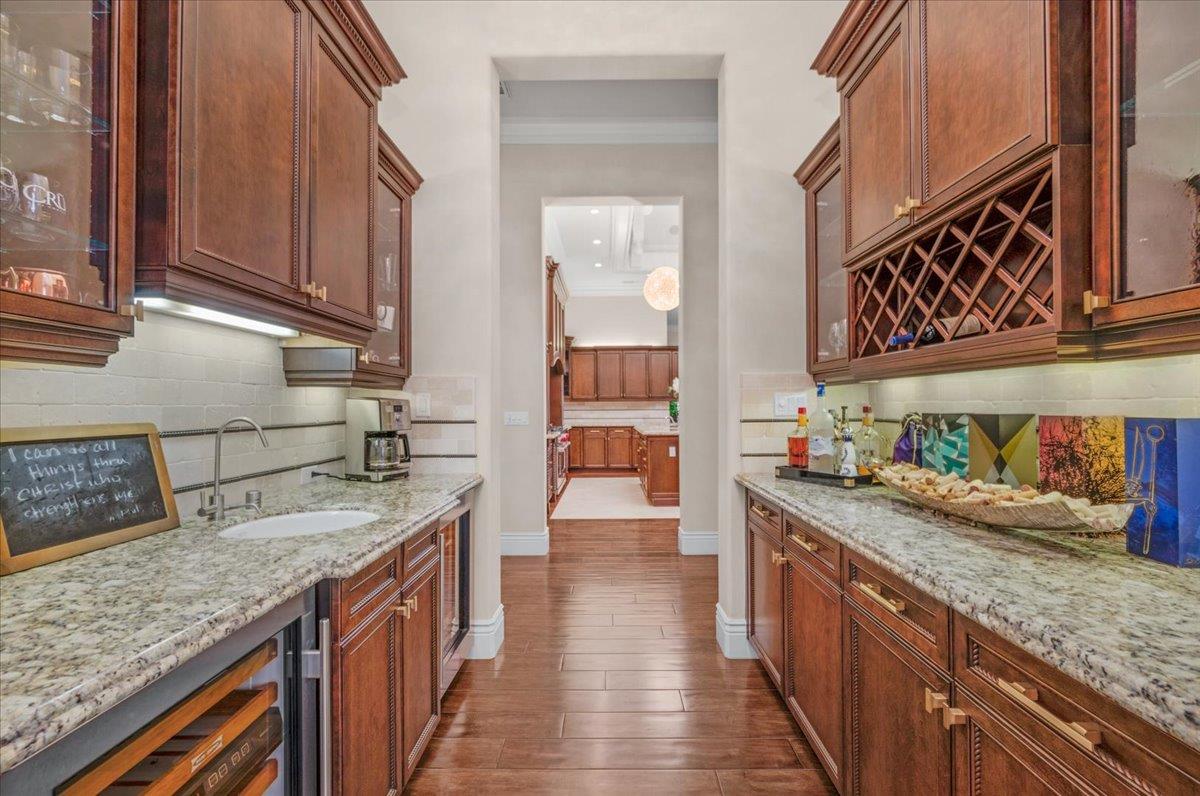 11350 N Glencastle Way, Fresno, CA, 93730