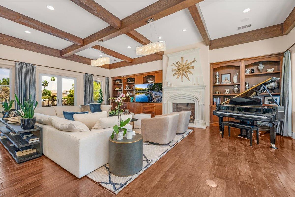 11350 N Glencastle Way, Fresno, CA, 93730