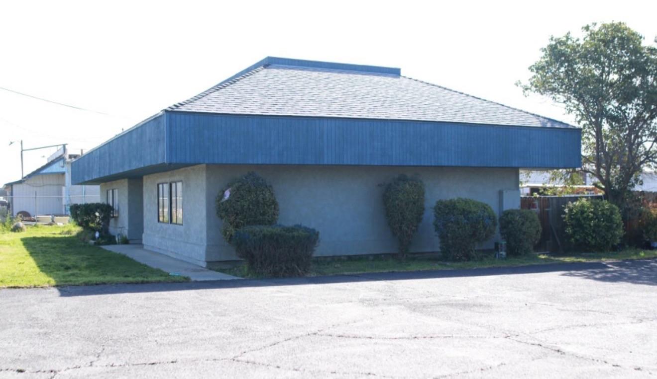 Commercial in Madera - photo 2
