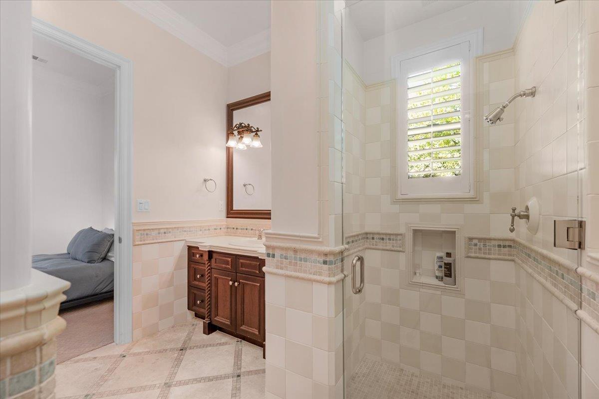 11350 N Glencastle Way, Fresno, CA, 93730