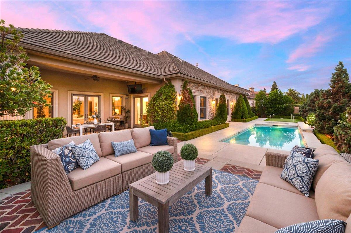 11350 N Glencastle Way, Fresno, CA, 93730