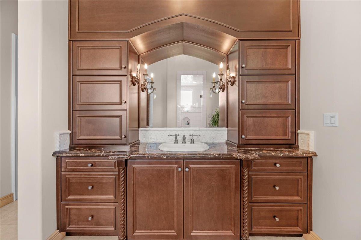 11350 N Glencastle Way, Fresno, CA, 93730