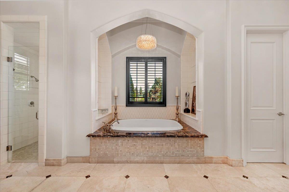 11350 N Glencastle Way, Fresno, CA, 93730