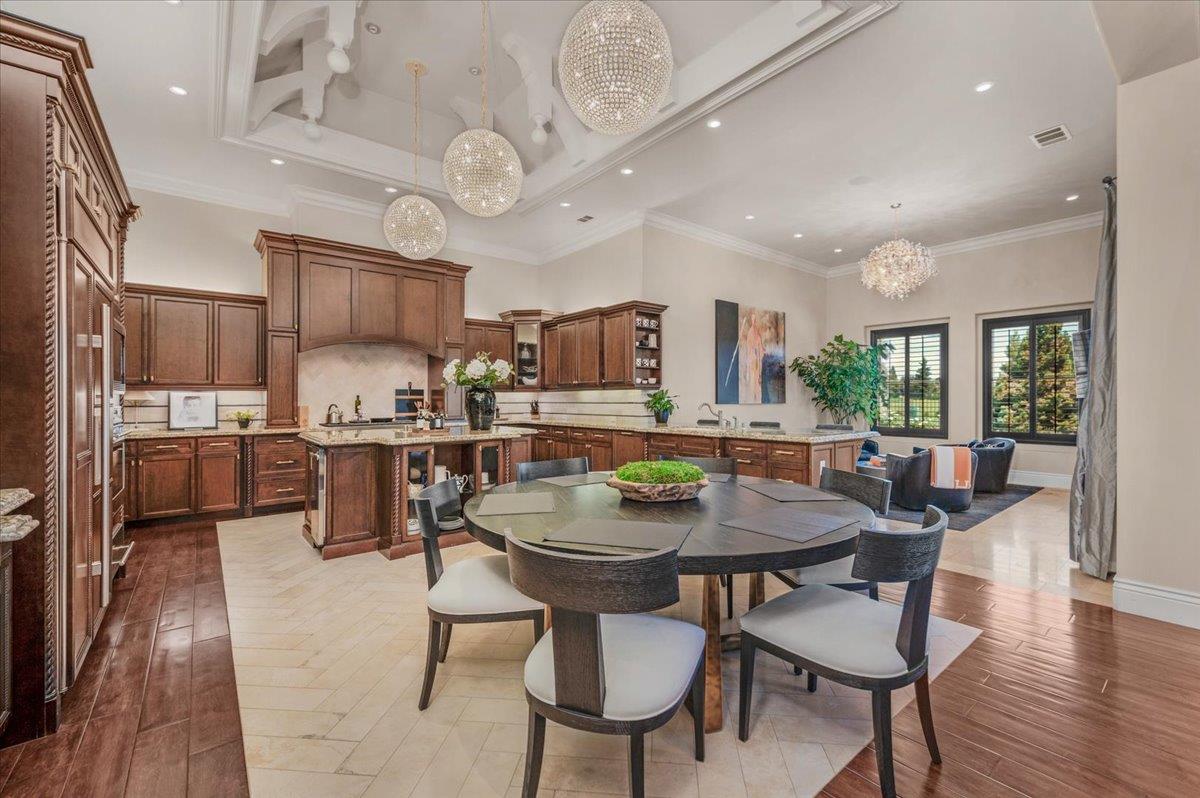 11350 N Glencastle Way, Fresno, CA, 93730