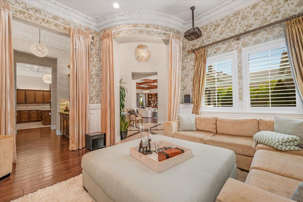 11350 N Glencastle Way, Fresno, CA, 93730