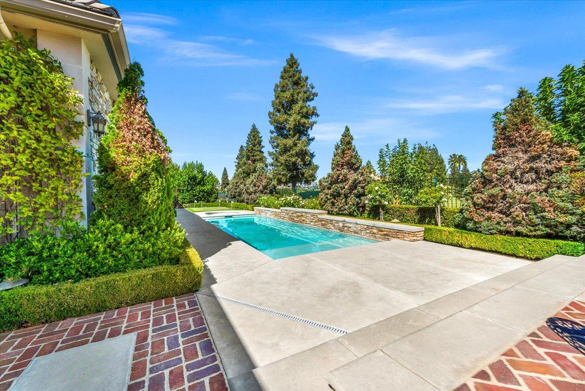 11350 N Glencastle Way, Fresno, CA, 93730