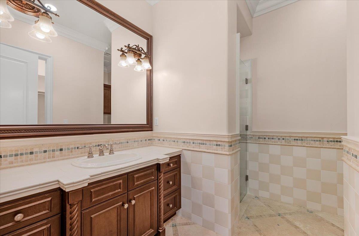 11350 N Glencastle Way, Fresno, CA, 93730