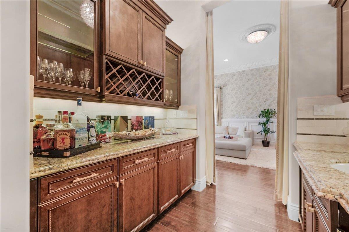 11350 N Glencastle Way, Fresno, CA, 93730