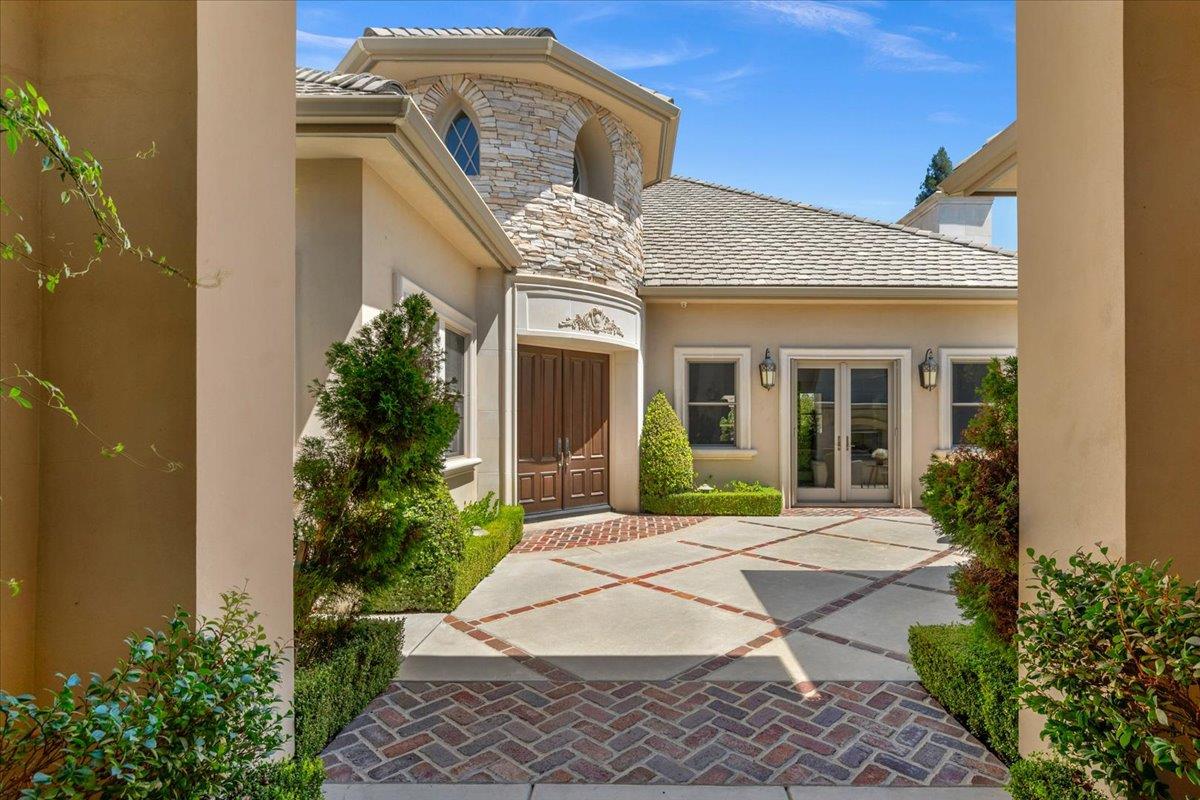 11350 N Glencastle Way, Fresno, CA, 93730