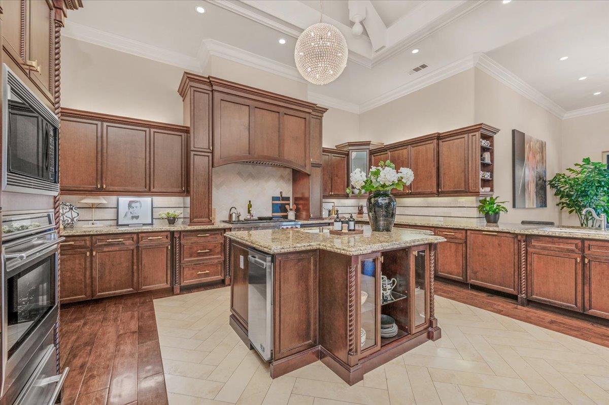 11350 N Glencastle Way, Fresno, CA, 93730