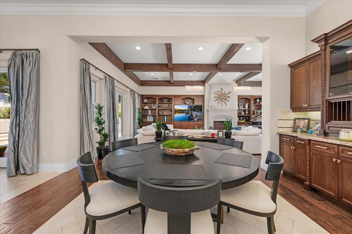 11350 N Glencastle Way, Fresno, CA, 93730