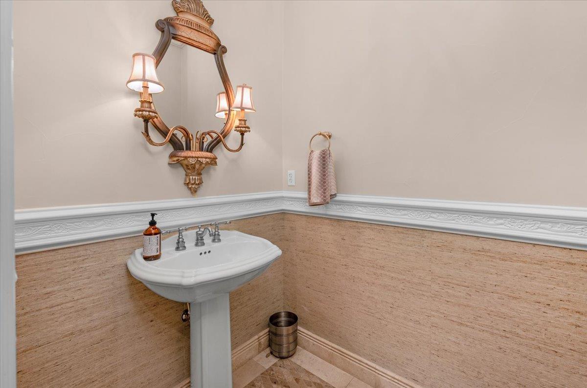 11350 N Glencastle Way, Fresno, CA, 93730