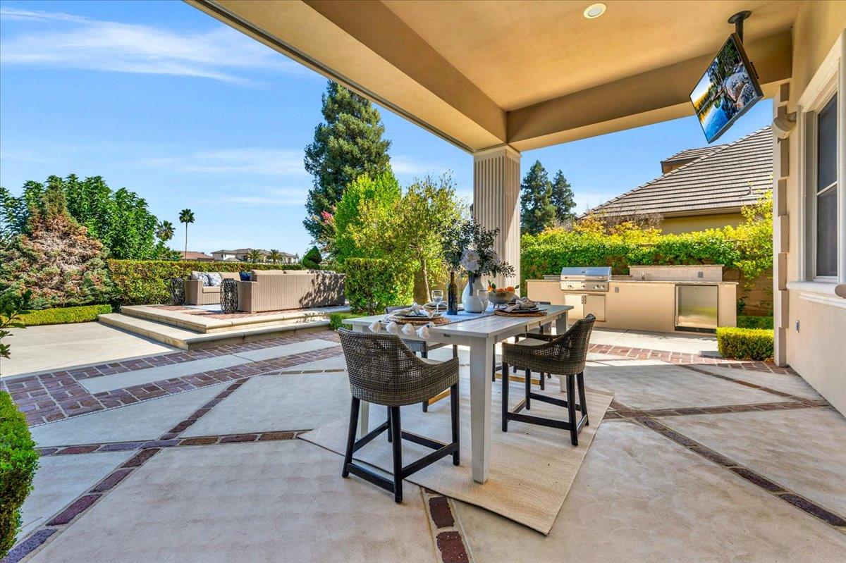 11350 N Glencastle Way, Fresno, CA, 93730