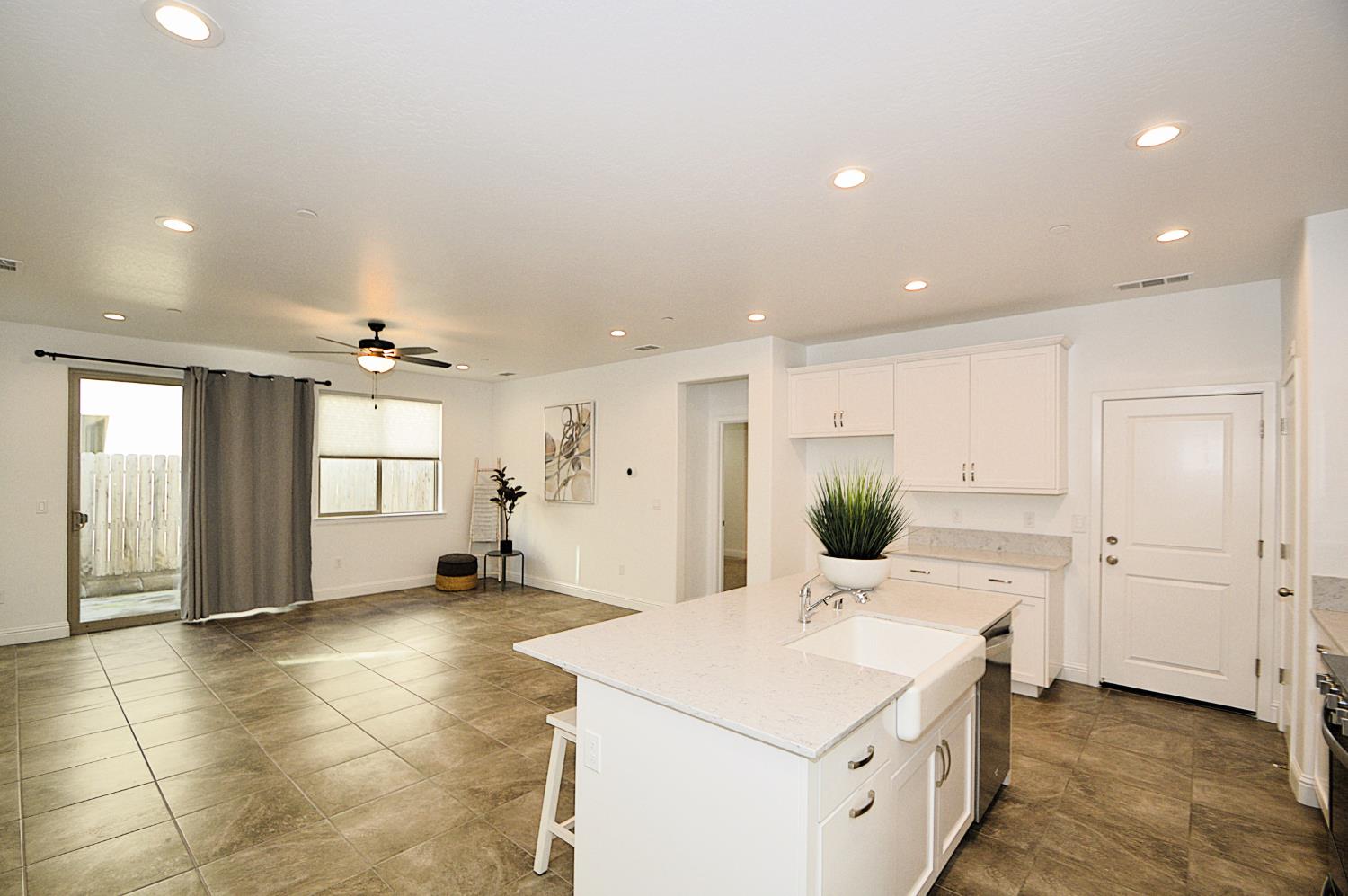 3412 W Venice, Visalia, CA, 93277