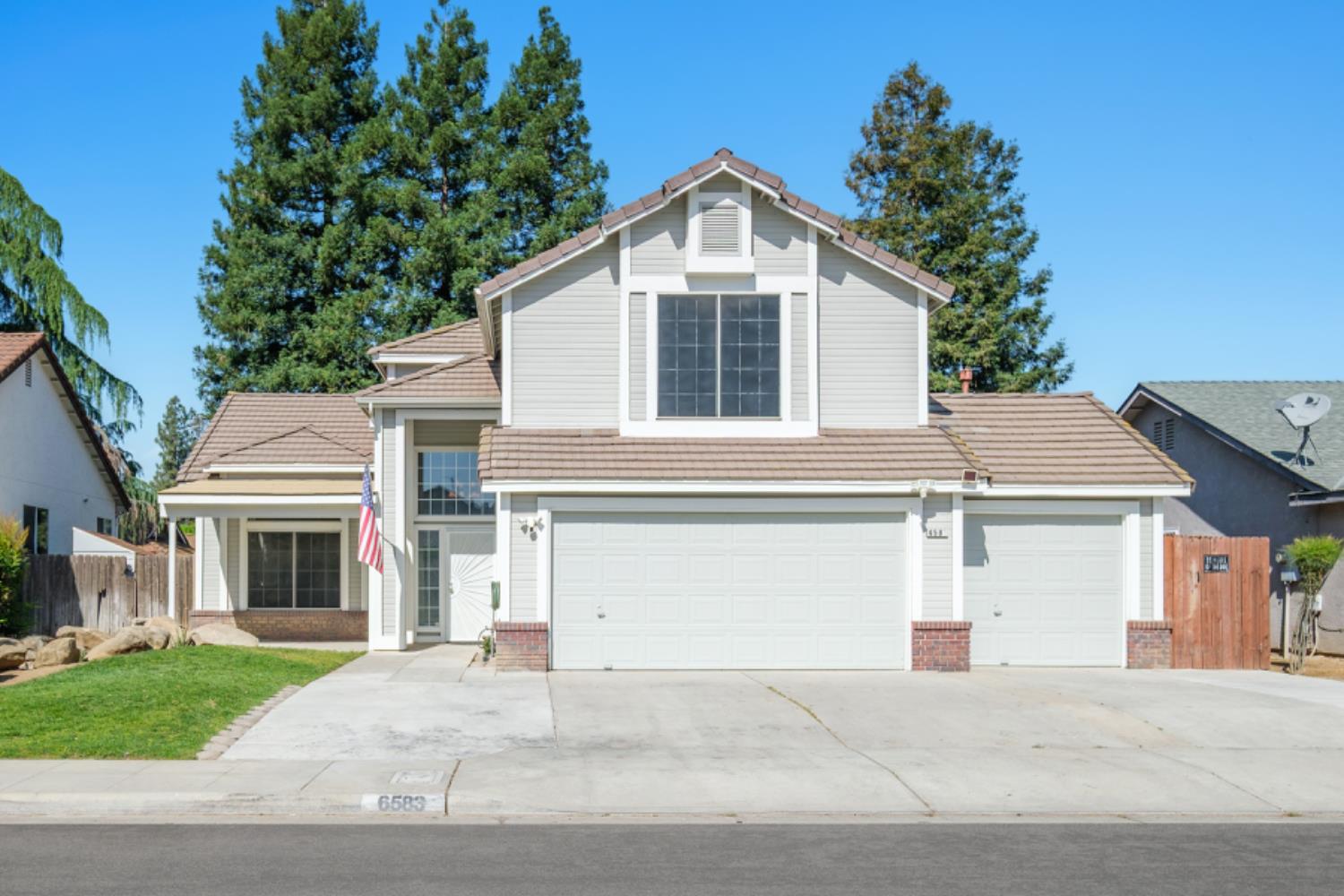 Single Family in Fresno - photo 2
