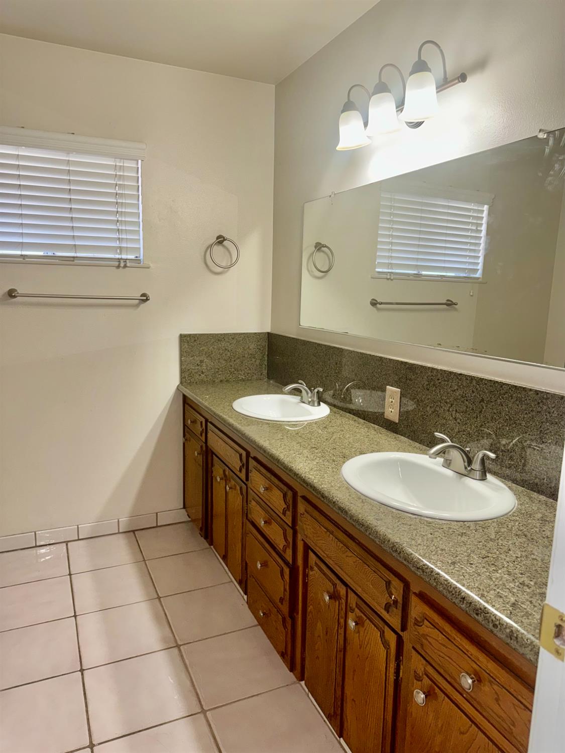 2617 W Sussex Way, Fresno, CA, 93705