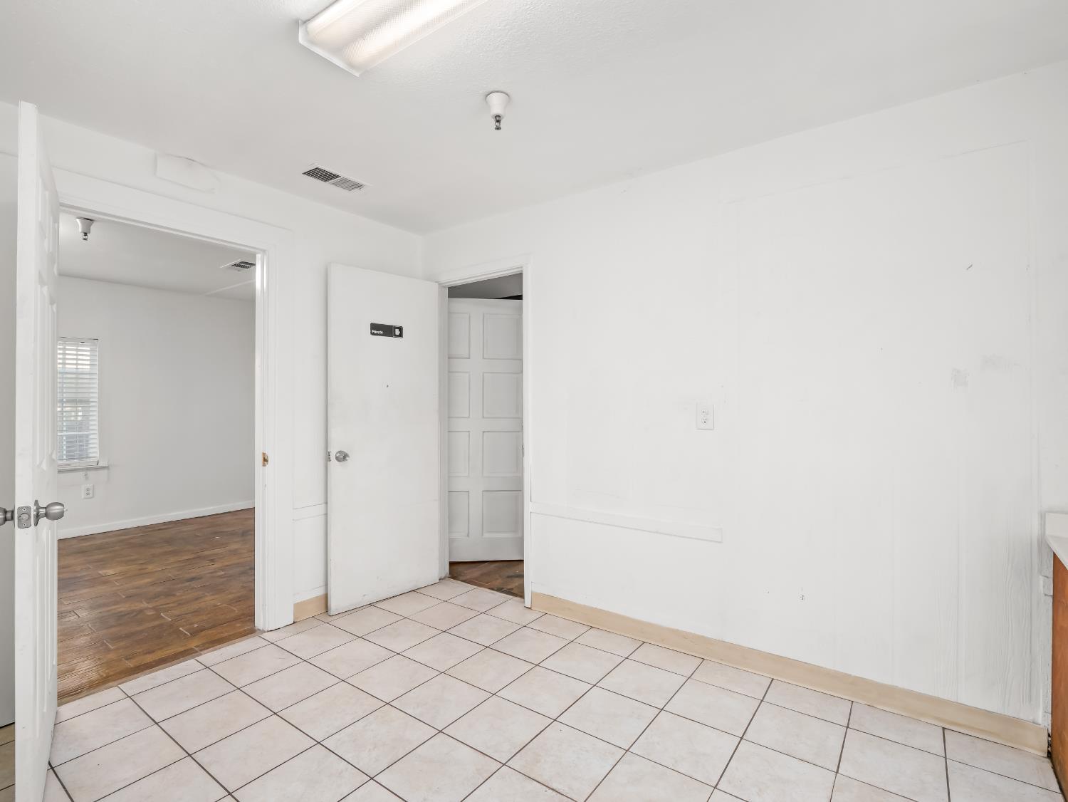 2624 E Olive, Fresno, CA, 93701
