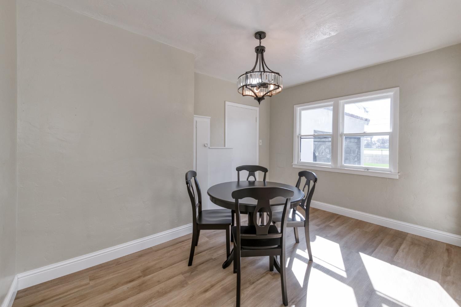 2004 N Maple Avenue, Fresno, CA, 93703