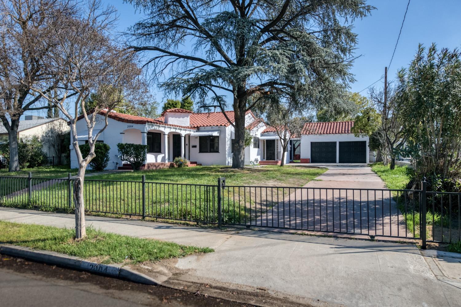 $250,000-$500,000