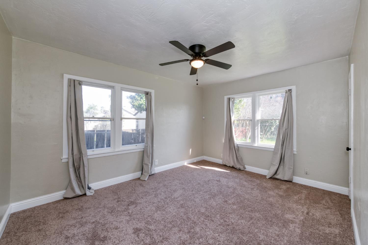 2004 N Maple Avenue, Fresno, CA, 93703